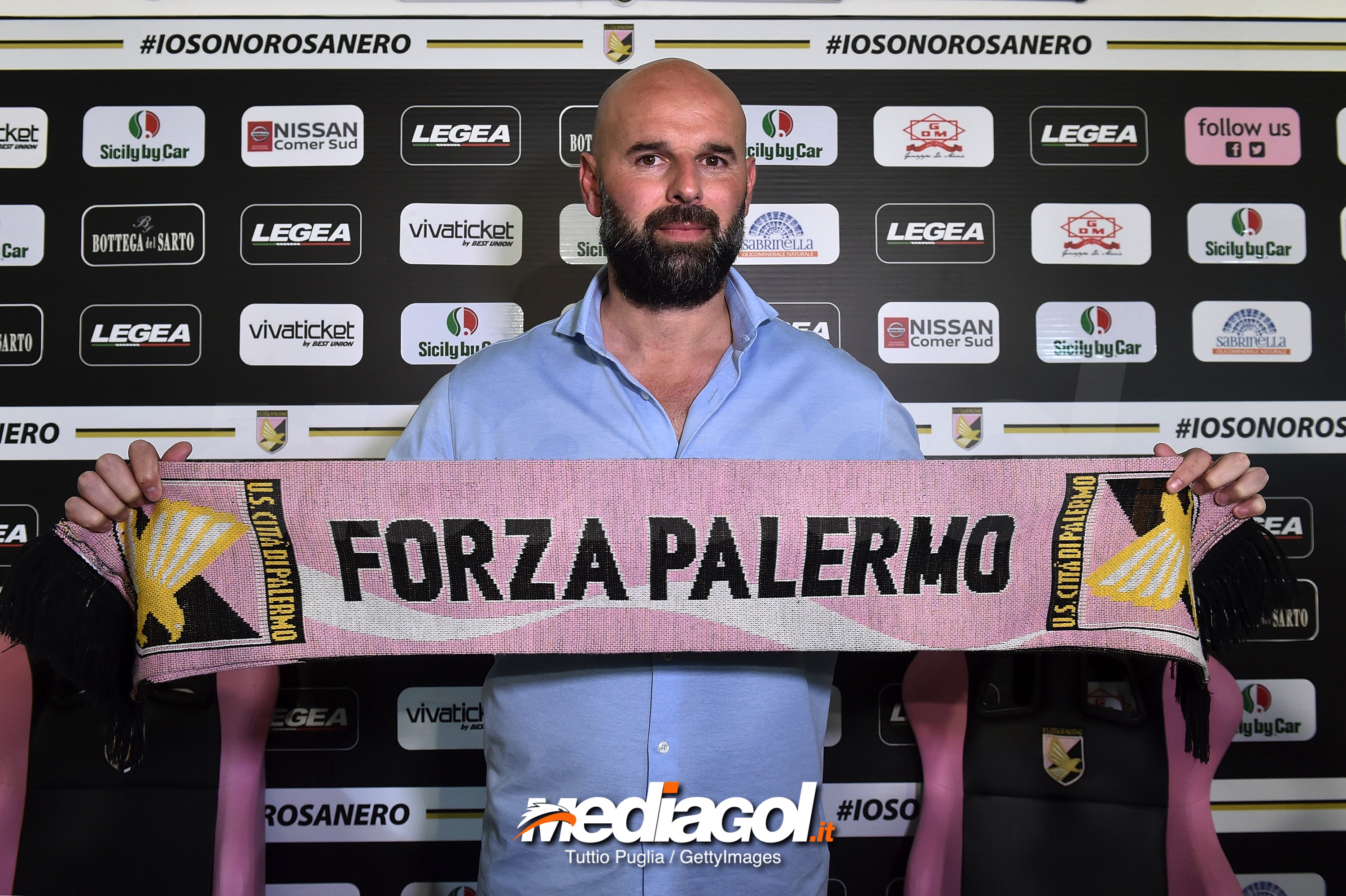 PALERMO, ITALY - APRIL 29:  Roberto Stellone, new head coach of US Citta' di Palermo, poses before a press conference at Carmelo Onorato training center on April 29, 2018 in Palermo, Italy.  (Photo by Tullio M. Puglia/Getty Images)