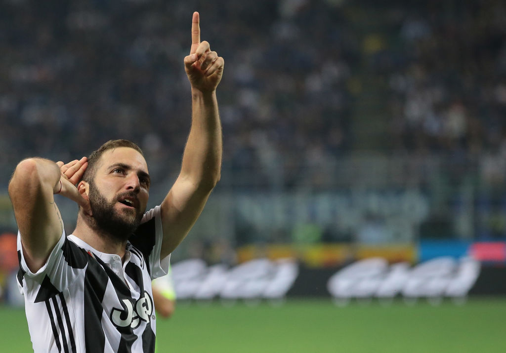 Higuain (Juventus) festeggia un gol siglato contro l'Inter