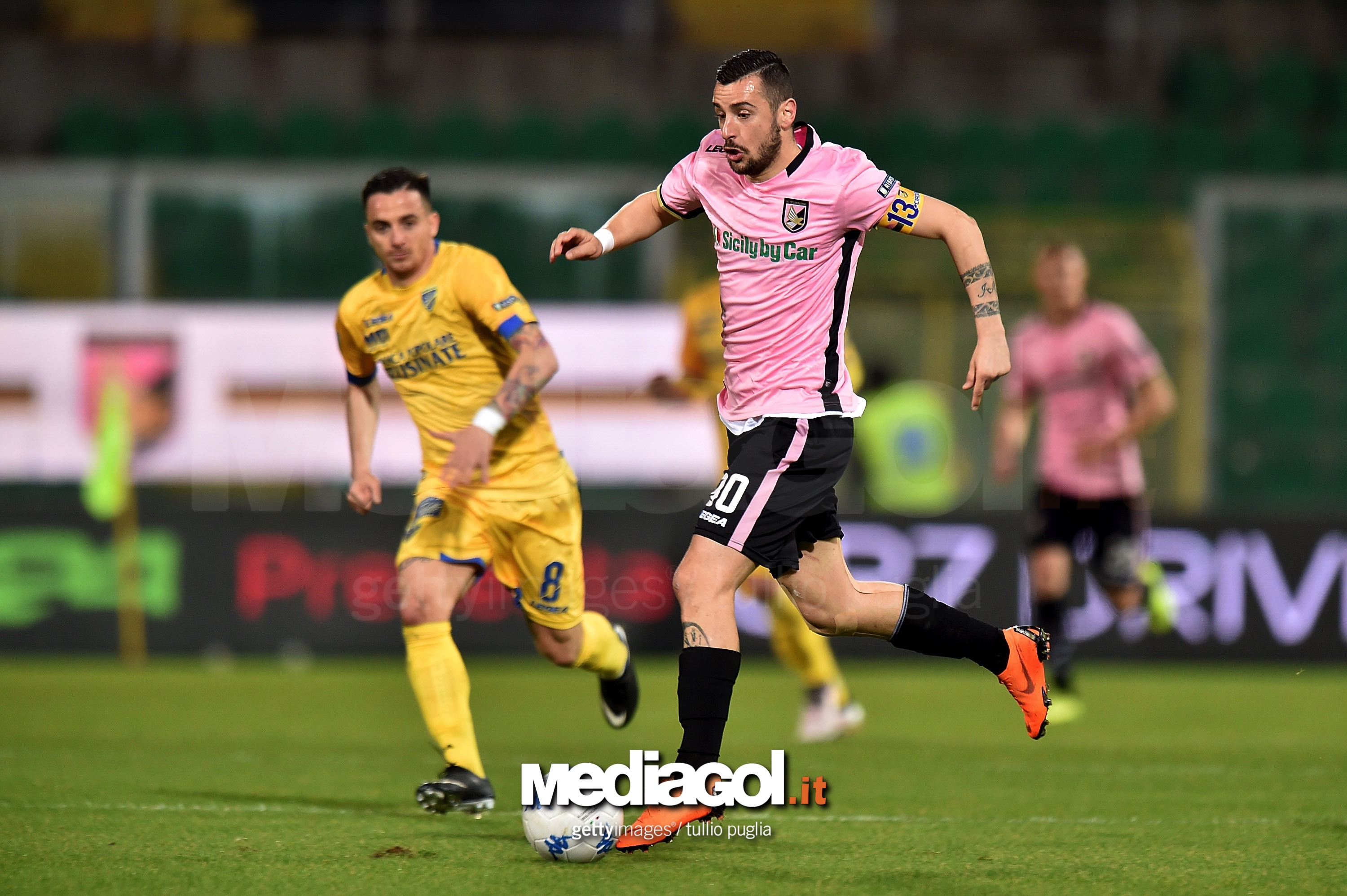 PALERMO, ITALY - MARCH 10:  Ilija Nestorovski of Palermo in action during the serie B match between US Citta di Palermo and Frosinone  at Stadio Renzo Barbera on March 10, 2018 in Palermo, Italy.  (Photo by Tullio M. Puglia/Getty Images)