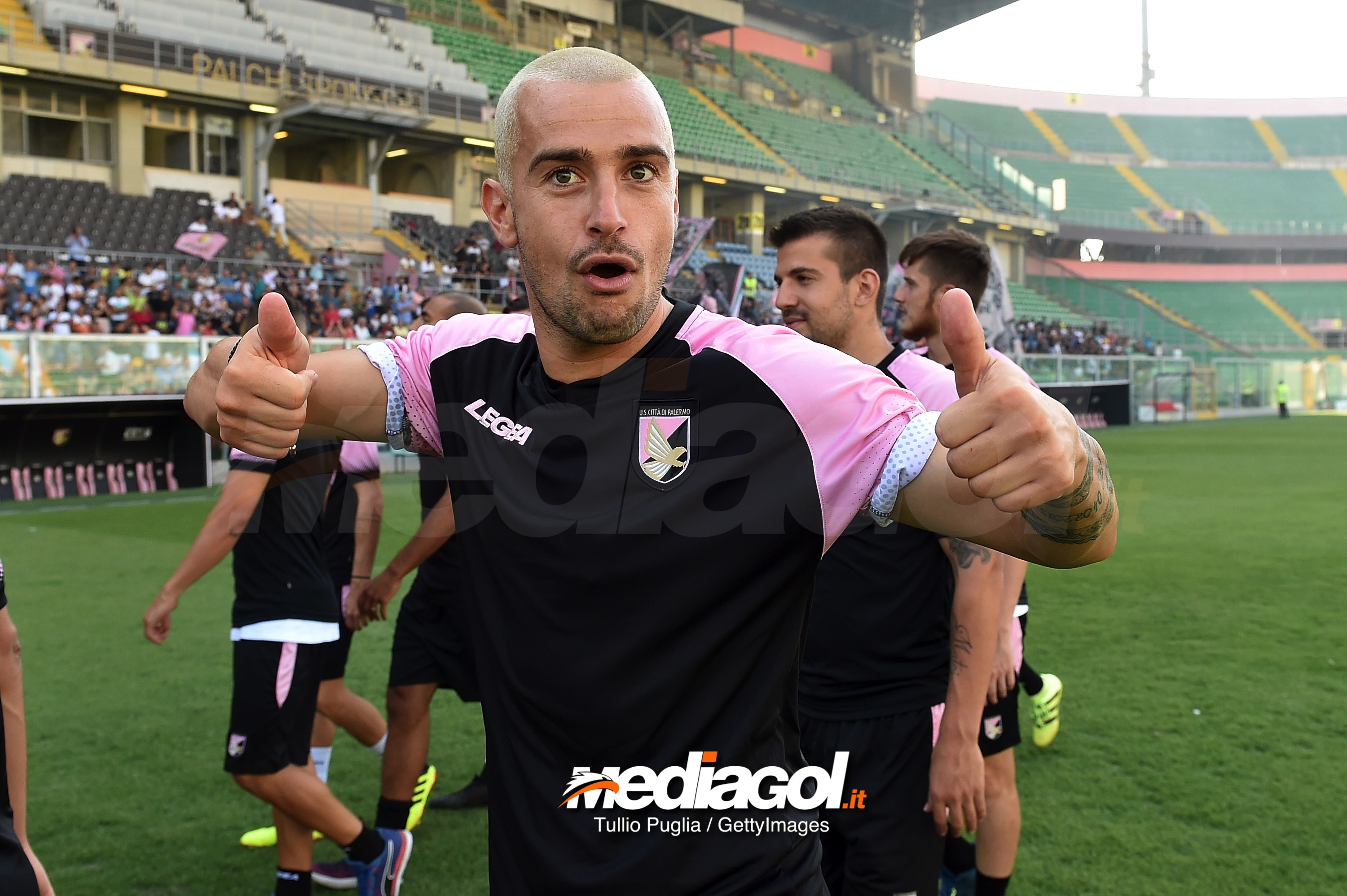 PALERMO, ITALY - JULY 31:  Ilija Nestorovski gestures during a training session at Renzo Barbera stadium on July 31, 2018 in Palermo, Italy.  (Photo by Tullio M. Puglia/Getty Images)