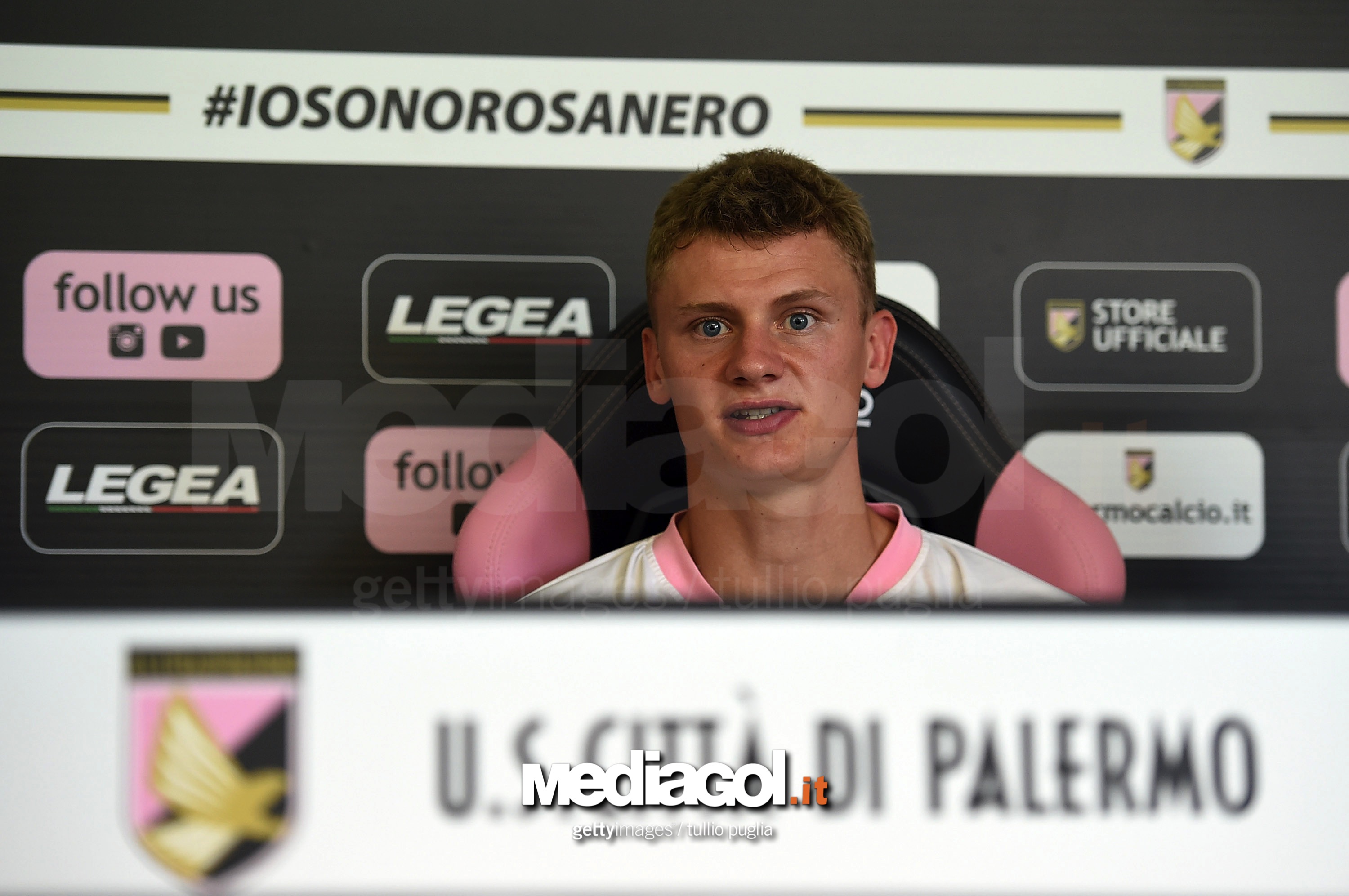 US Citta di Palermo Unveils New Singning Pawel Dawidowicz