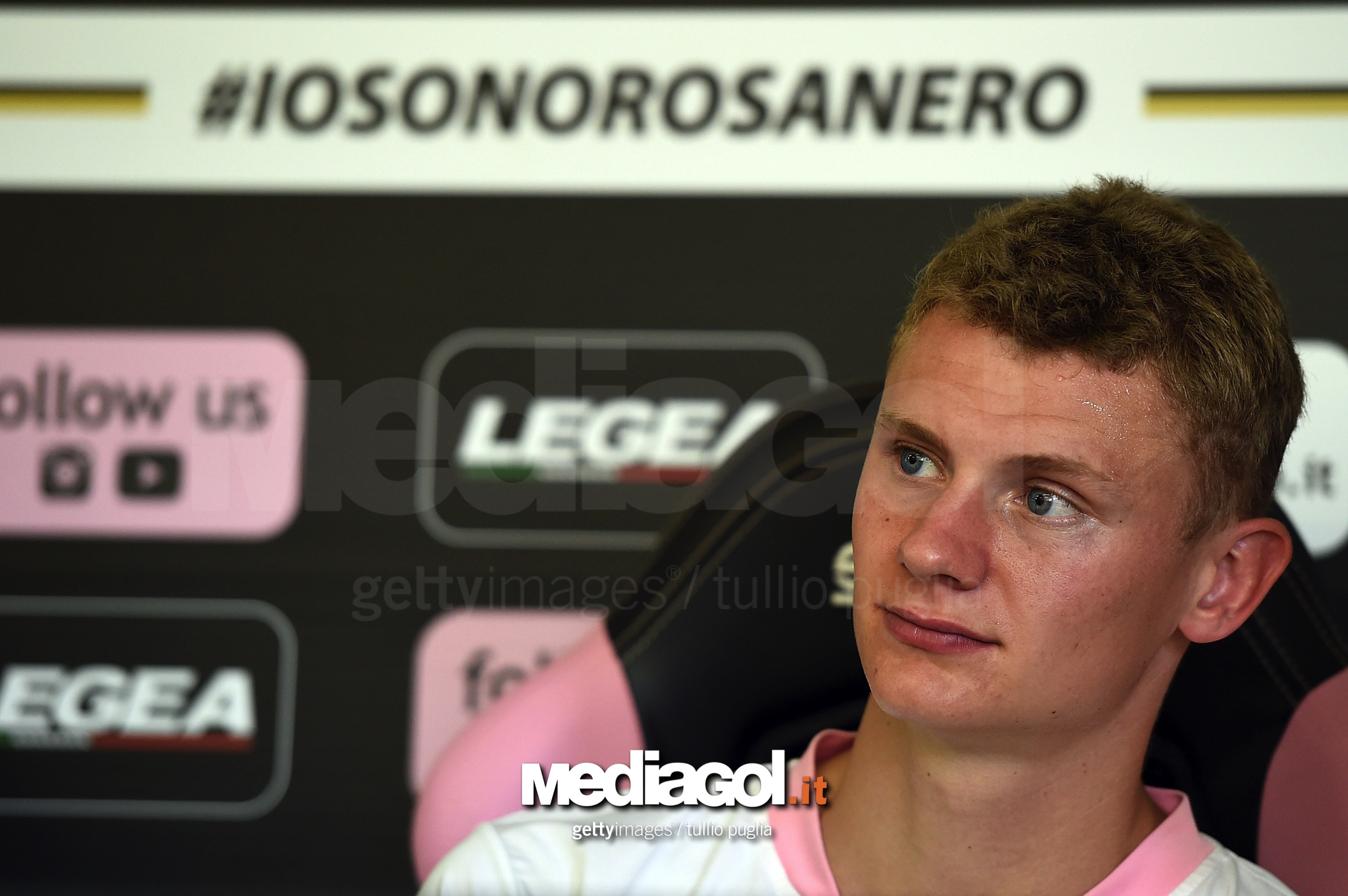 PALERMO, ITALY - AUGUST 07:  Pawel Dawidowicz answers questions during his presentation as new player of US Citta' di Palermo at Campo Tenente Onorato on August 7, 2017 in Palermo, Italy.  (Photo by Tullio M. Puglia/Getty Images)