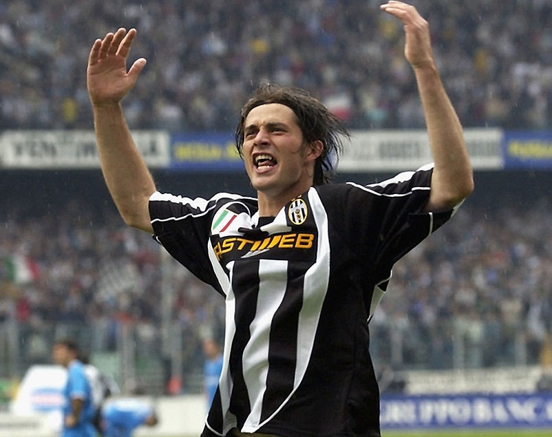 Alessio Tacchinardi of Juventus celebrates