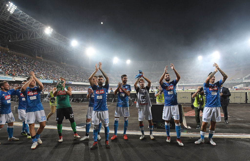 NAPLES, ITALY - AUGUST 25:  Players of SSC Napoli celebrate the victory after the serie A match between SSC Napoli and AC Milan at Stadio San Paolo on August 25, 2018 in Naples, Italy.  (Photo by Francesco Pecoraro/Getty Images)