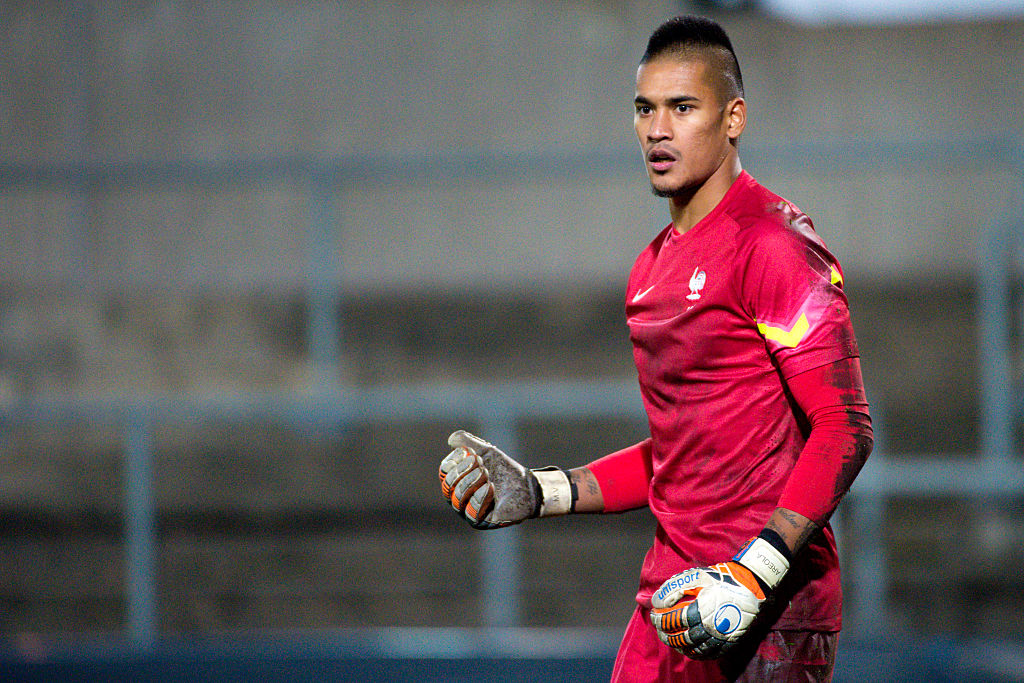 HALMSTAD,SWEDEN - OCTOBER 14:   Alphonse Areola of France in action during the UEFA Under-21 Championship qualifying match between Sweden and France in Orjans Vall Stadium on October 14, 2014 in Halmstad, Sweden.  (Photo by Ludvig Thunman/EuroFootball/Getty Images)