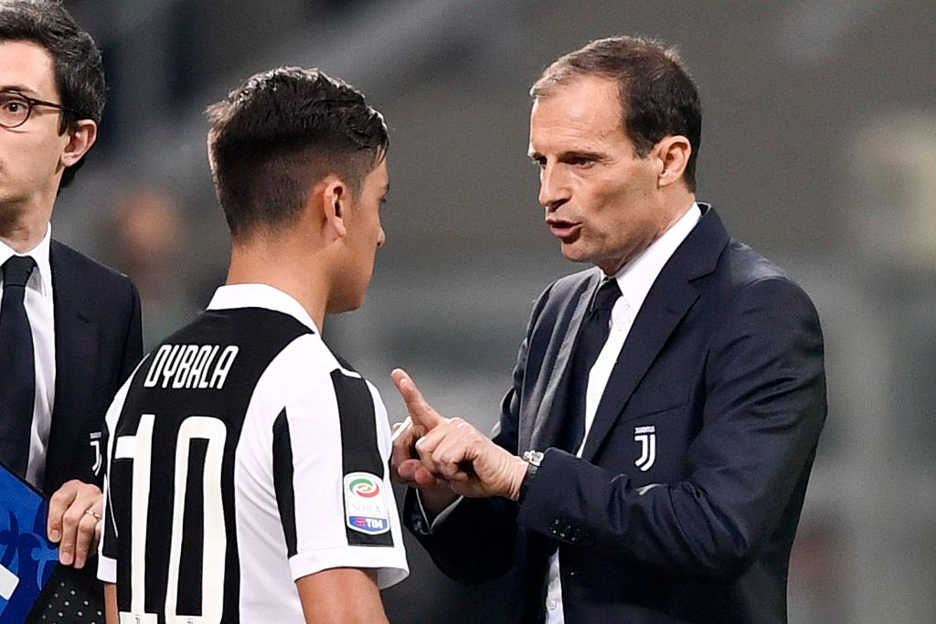 MILAN, ITALY - APRIL 28: head coach of Juventus Massimiliano Allegri issues instructions to Paulo Dybala during the serie A match between FC Internazionale and Juventus at Stadio Giuseppe Meazza on April 28, 2018 in Milan, Italy.  (Photo by Daniele Badolato - Juventus FC/Juventus FC via Getty Images)