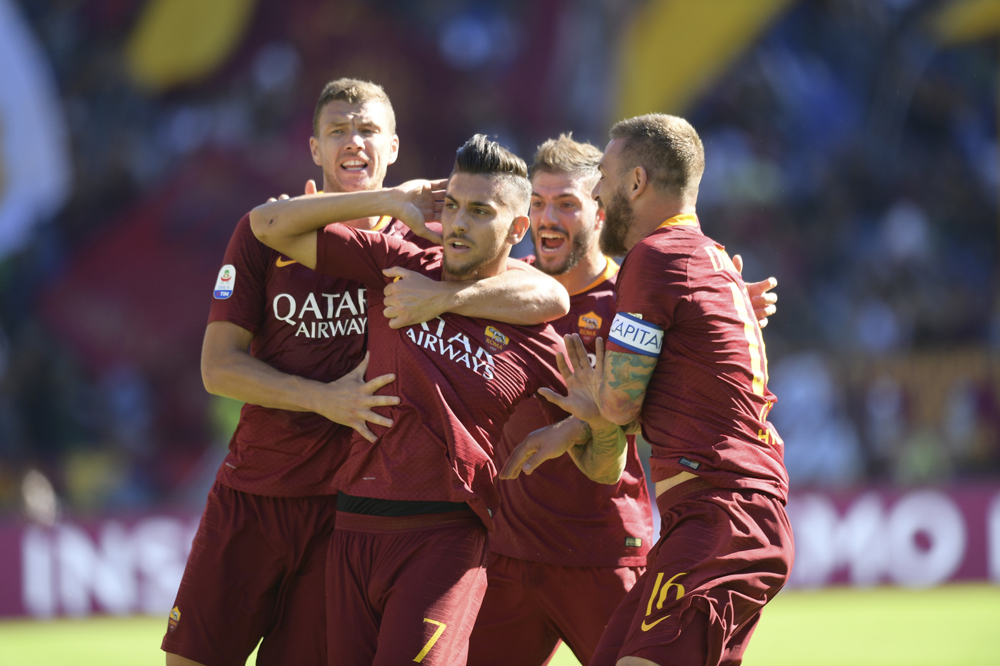 Foto Fabio Rossi/AS Roma/LaPresse
29/09/2018 Roma (Italia)
Sport Calcio
Roma - Lazio
Campionato Italiano Serie A TIM 2018/2019 - Stadio Olimpico di Roma
Nella foto: Lorenzo Pellegrini festeggia il suo goal con i compagni


Photo Fabio Rossi/AS Roma/LaPresse
29/09/2018 Rome (Italy)
Sport Soccer
Roma - Lazio
Italian Football Championship League Serie A Tim 2018/2019 - Stadio Olimpico of Rome
In the pic: Lorenzo Pellegrini celebrates his goal with teammates