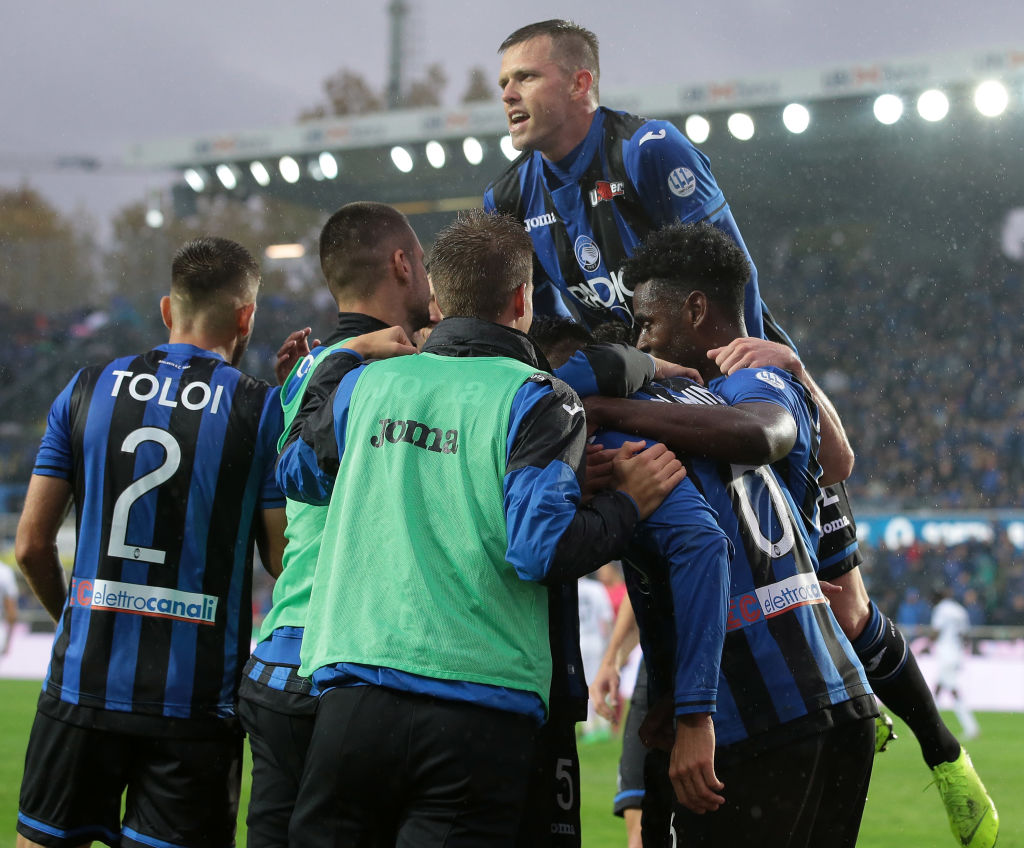 BERGAMO, ITALY - OCTOBER 27:  Jose Palomino of Atalanta BC celebrates with his team-mates after scoring the opening goal during the Serie A match between Atalanta BC and Parma Calcio at Stadio Atleti Azzurri d'Italia on October 27, 2018 in Bergamo, Italy.  (Photo by Emilio Andreoli/Getty Images)