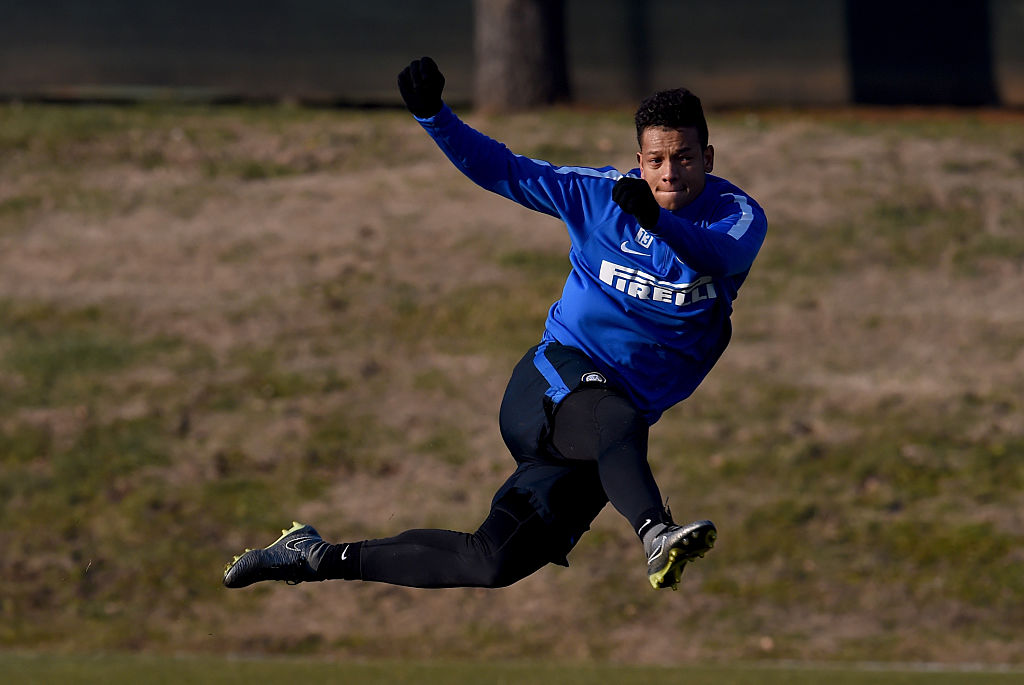 COMO, ITALY - JANUARY 21:  Fredy Guarin in action during the FC Internazionale training session at the club's training ground at Appiano Gentile on January 21, 2016 in Como, Italy.  (Photo by Claudio Villa - Inter/Inter via Getty Images)