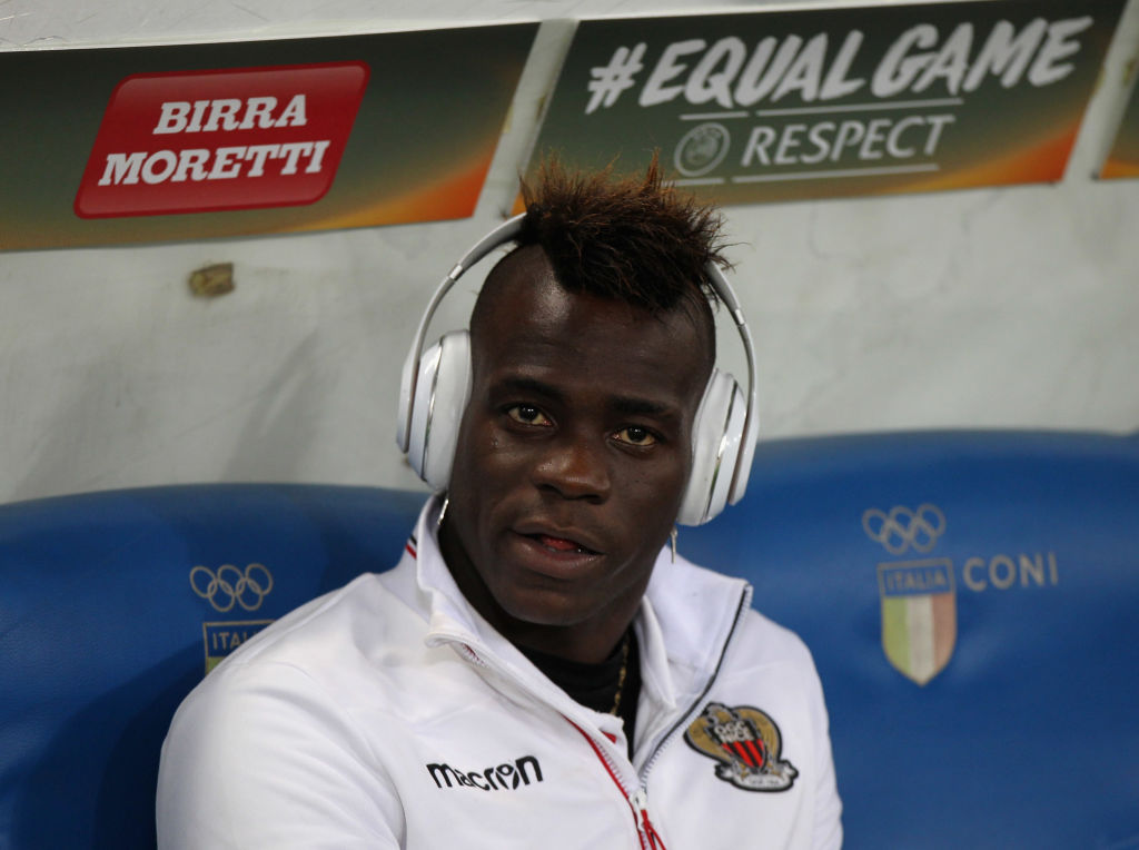 ROME, ITALY - NOVEMBER 02:  The OGC Nice player Mario Balotelli looks on before the UEFA Europa League group K match between SS Lazio and OGC Nice at Stadio Olimpico on November 2, 2017 in Rome, Italy.  (Photo by Paolo Bruno/Getty Images)