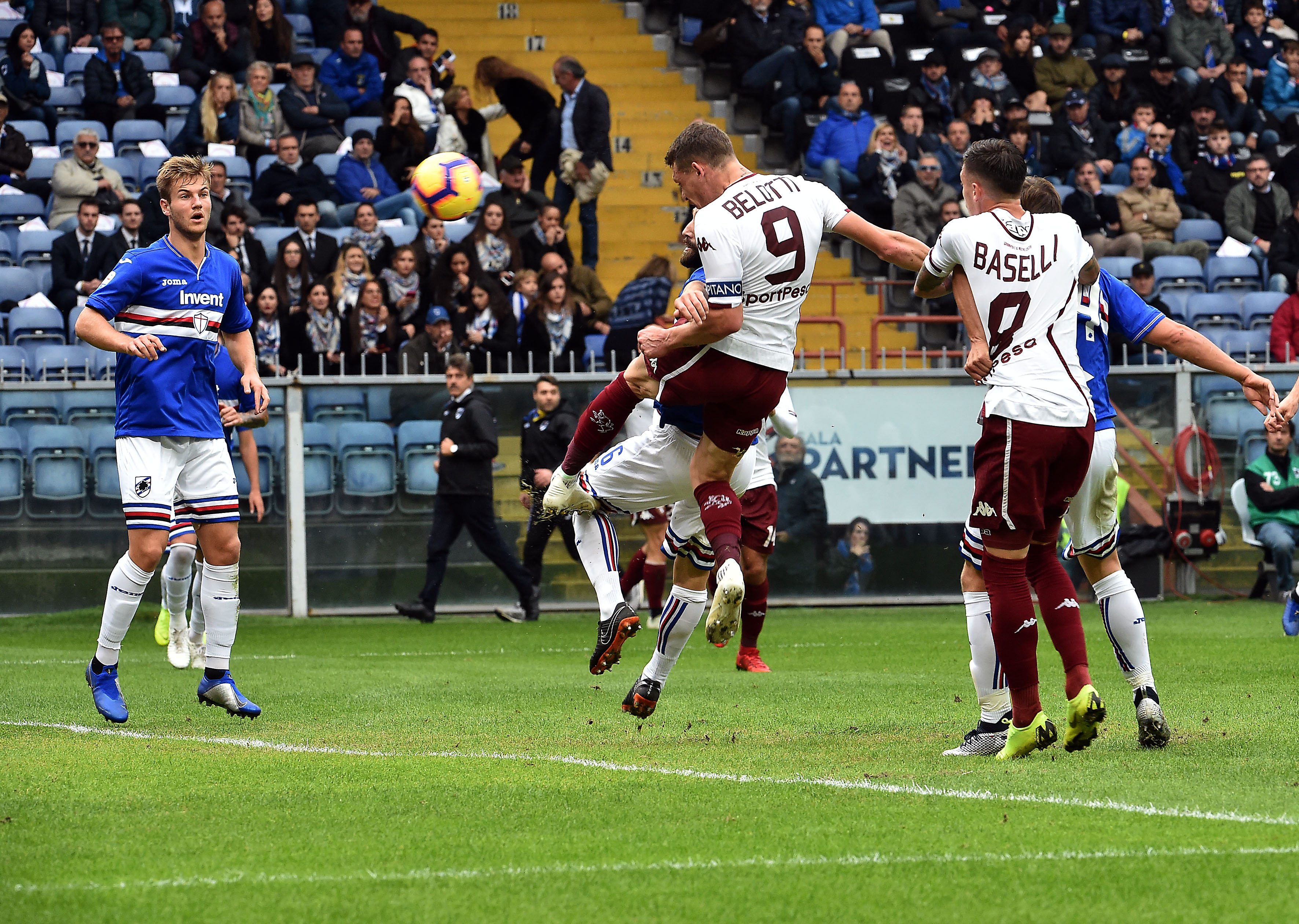 GENOA, ITALY - NOVEMBER 04: Andrea Belotti (Torino) score his first goal during the Serie A match between UC Sampdoria and Torino FC at Stadio Luigi Ferraris on November 4, 2018 in Genoa, Italy. (Photo by Paolo Rattini/Getty Images)