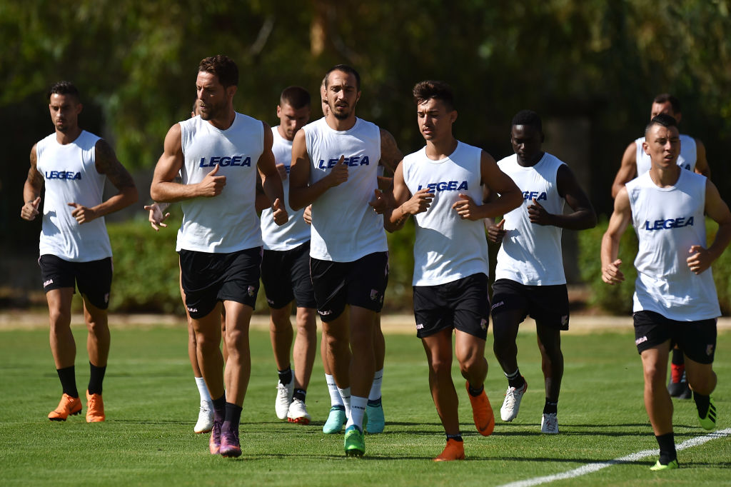 PALERMO, ITALY - AUGUST 16:  Players of US Citta' di Palermo in action during a training session at Carmelo Onorato training center on August 16, 2018 in Palermo, Italy.  (Photo by Tullio M. Puglia/Getty Images)