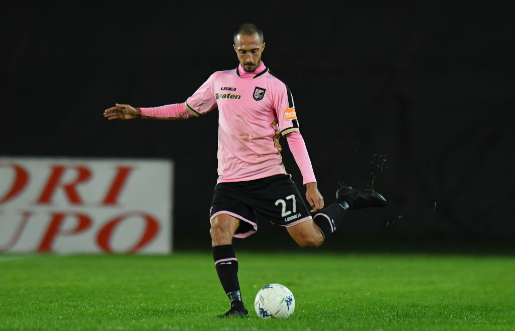 CARPI, ITALY - OCTOBER 30: Antonio Mazzotta of Citta di Palermo in action during the Serie b match between Carpi FC and US Citta di Palermo on October 30, 2018 in Carpi, Italy.  (Photo by Alessandro Sabattini/Getty Images)