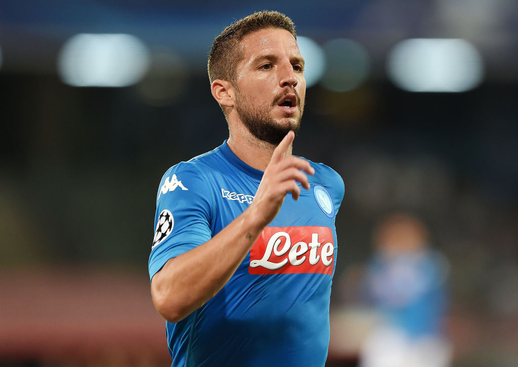 NAPLES, ITALY - AUGUST 16: Dries Mertens of SSC Napoli celebrates after scoring goal 1-0 during the UEFA Champions League Qualifying Play-Offs Round First Leg match between SSC Napoli and OGC Nice at Stadio San Paolo on August 16, 2017 in Naples, Italy.  (Photo by Francesco Pecoraro/Getty Images)