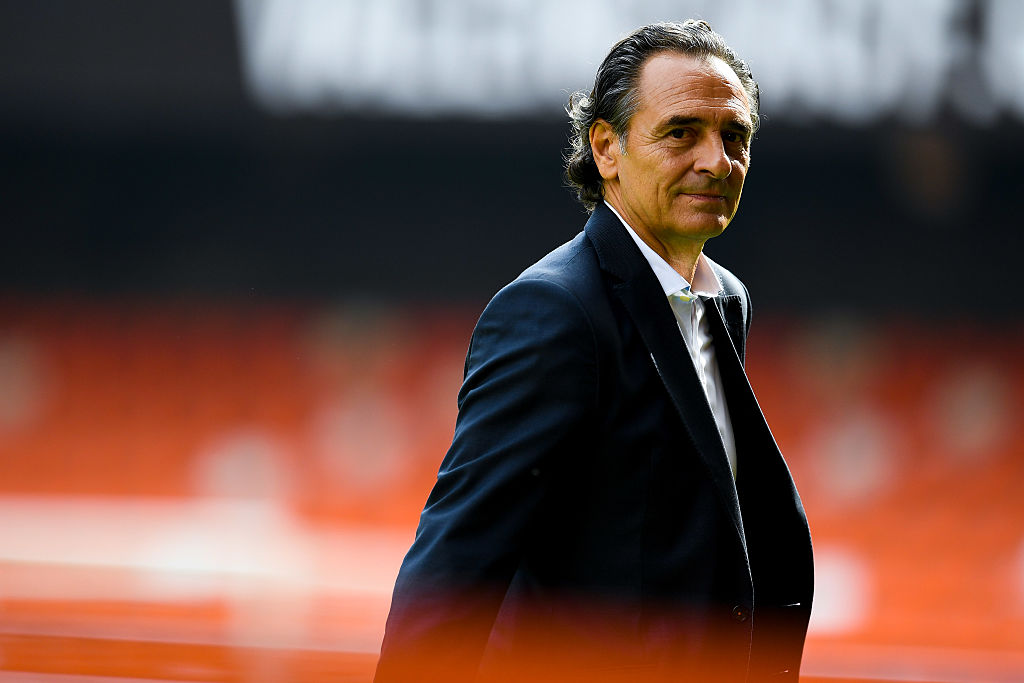 VALENCIA, SPAIN - OCTOBER 22:  Head coach Cesare Prandelli of Valencia CF looks on prior to the La Liga match between Valencia CF and FC Barcelona at Mestalla stadium on October 22, 2016 in Valencia, Spain.  (Photo by David Ramos/Getty Images)