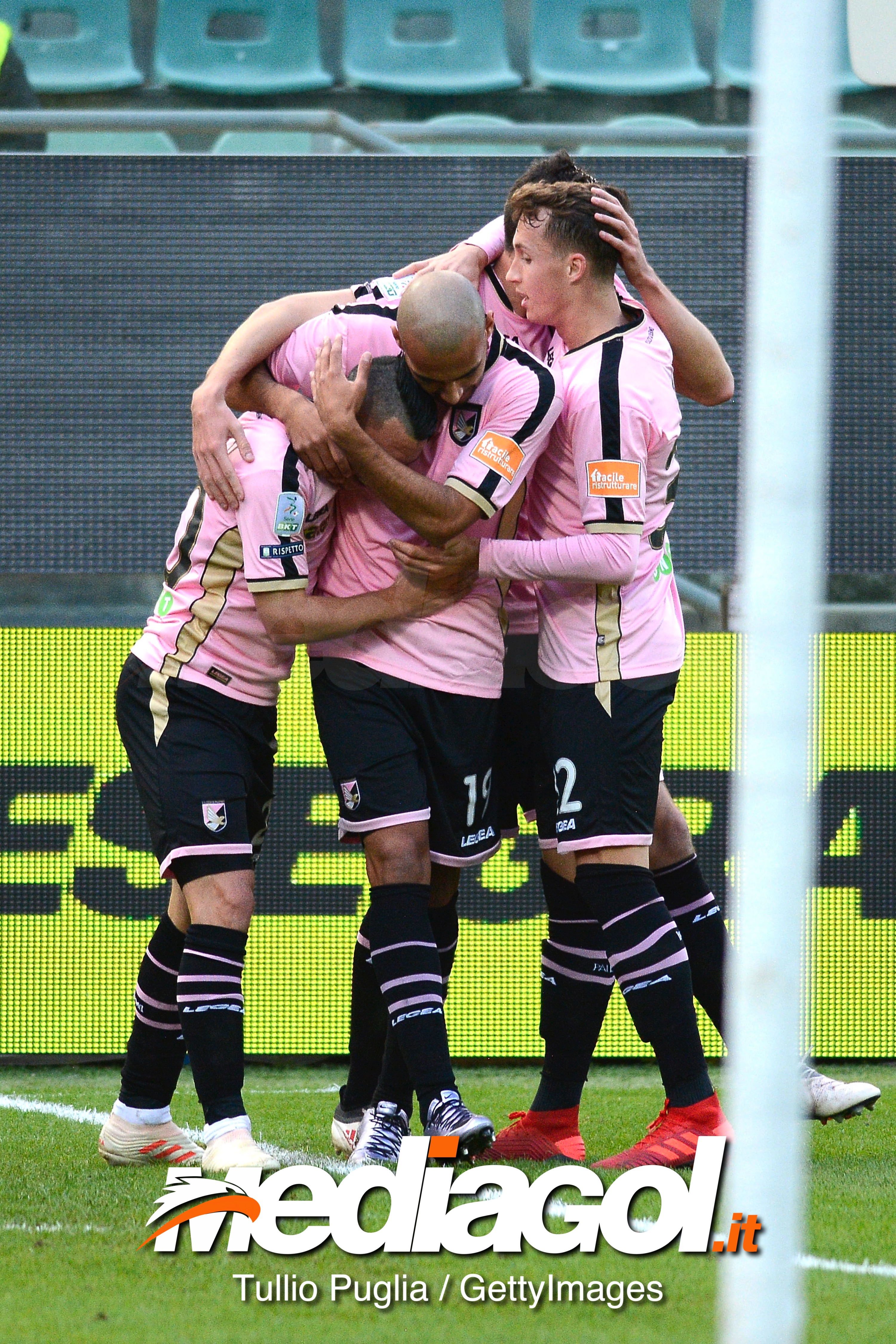 during the Serie B match between US Citta di Palermo and AS Livorno at Stadio Renzo Barbera on December 15, 2018 in Palermo, Italy.