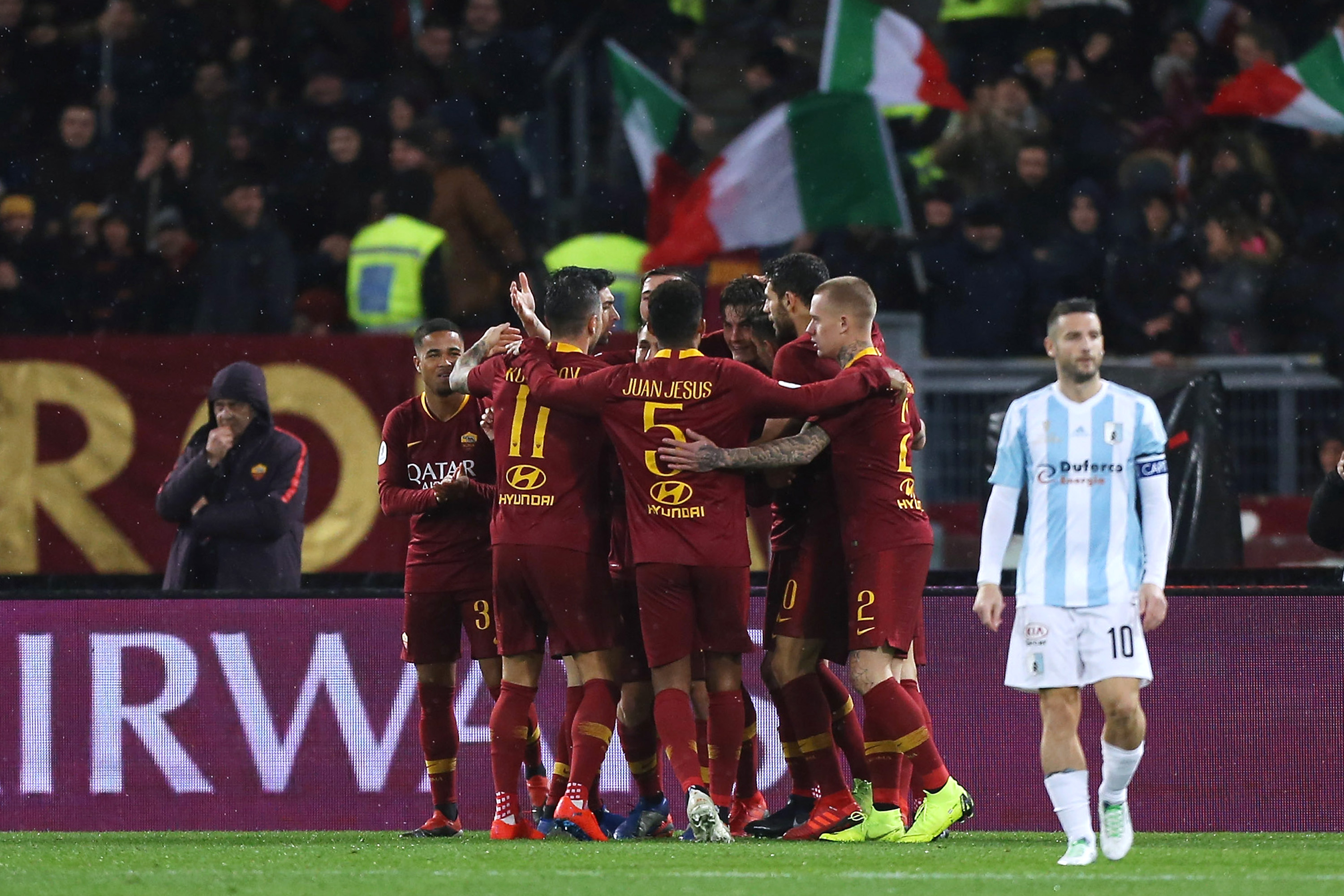 ROME, ITALY - JANUARY 14:  Patrik Schick #14 with his teammates of AS Roma celebrates after scoring the opening goal during the Coppa Italia match between AS Roma and Entella at Olimpico Stadium on January 14, 2019 in Rome, Italy.  (Photo by Paolo Bruno/Getty Images)