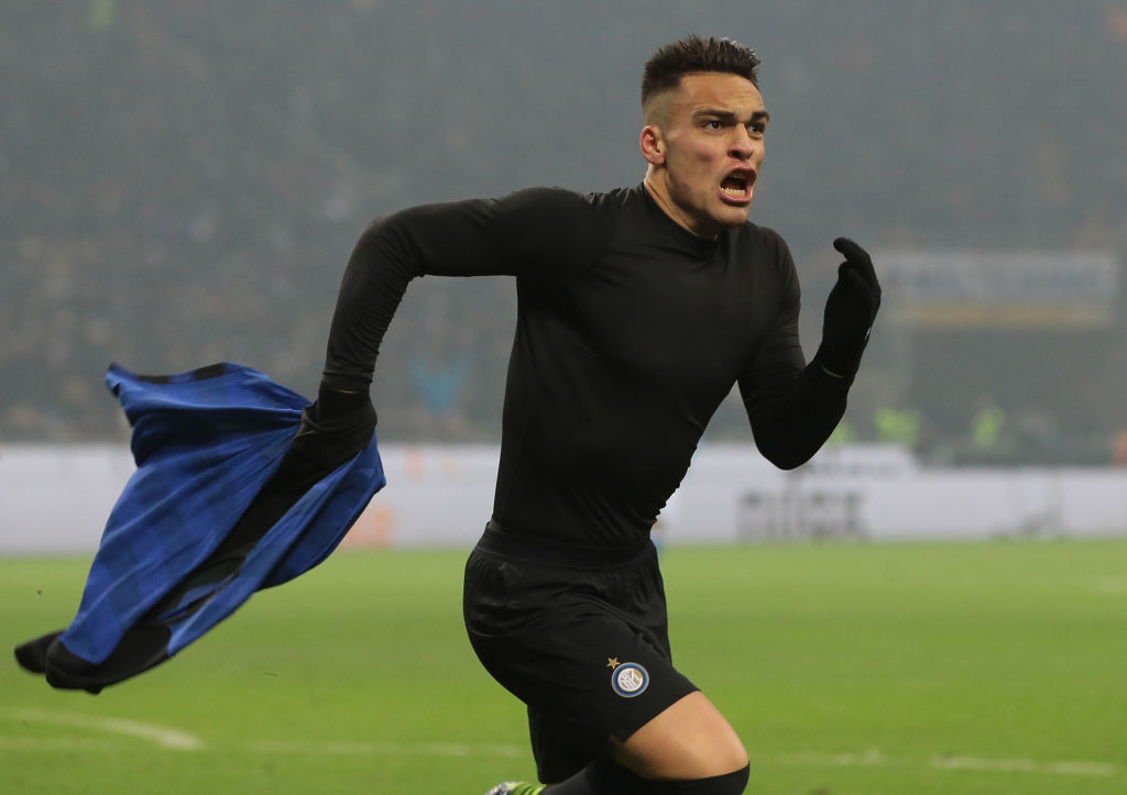 MILAN, ITALY - DECEMBER 26:  Lautaro Martinez of FC Internazionale celebrates after scoring the opening goal during the Serie A match between FC Internazionale and SSC Napoli at Stadio Giuseppe Meazza on December 26, 2018 in Milan, Italy.  (Photo by Emilio Andreoli/Getty Images)