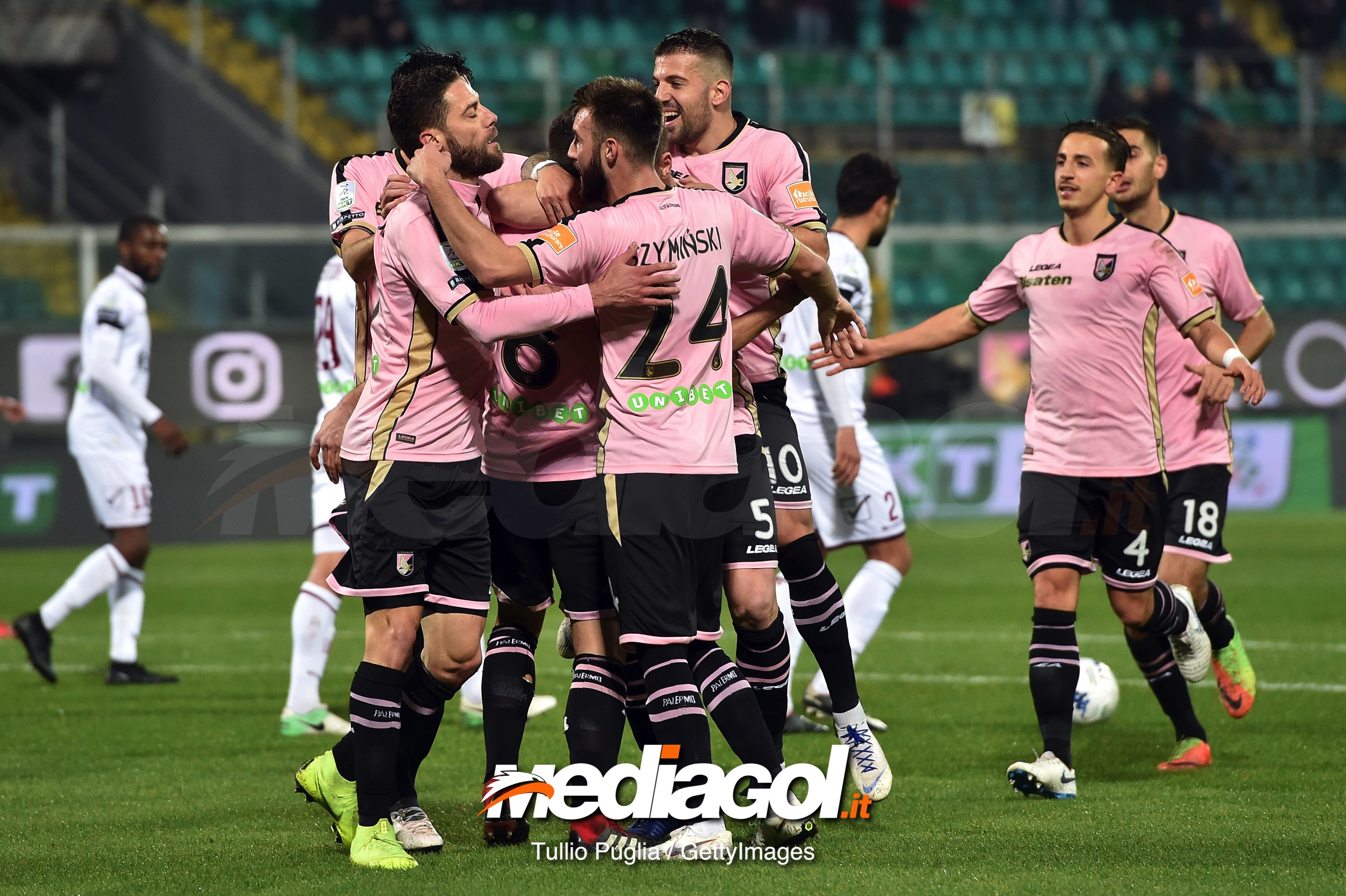 during the Serie B match between US Citta di Palermo and US Salernitana at Stadio Renzo Barbera on January 18, 2019 in Palermo, Italy.