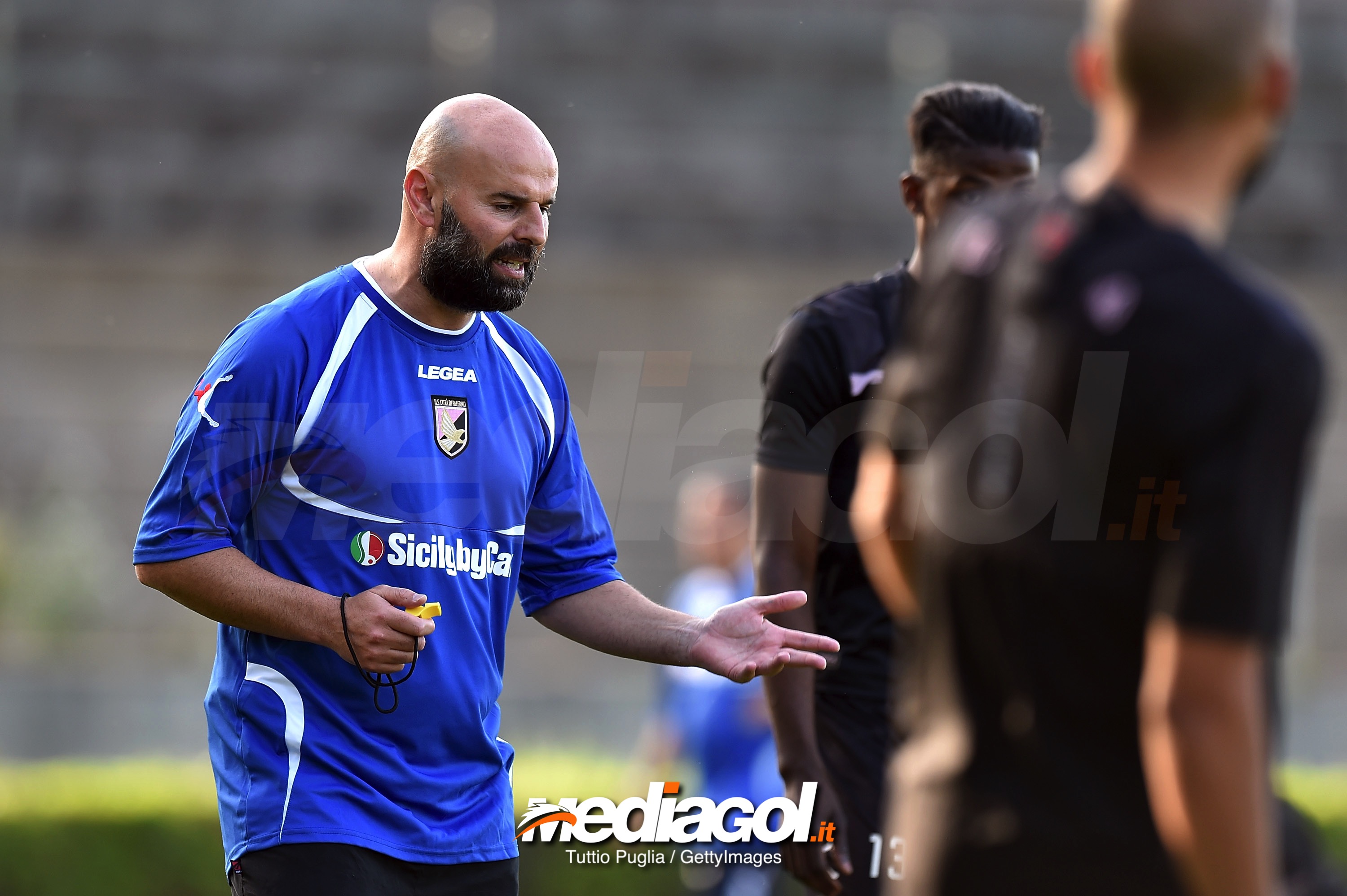 PALERMO, ITALY - APRIL 29:  Roberto Stellone, new head coach of US Citta' di Palermo leads a Palermo training session at Carmelo Onorato training center on April 29, 2018 in Palermo, Italy.  (Photo by Tullio M. Puglia/Getty Images)