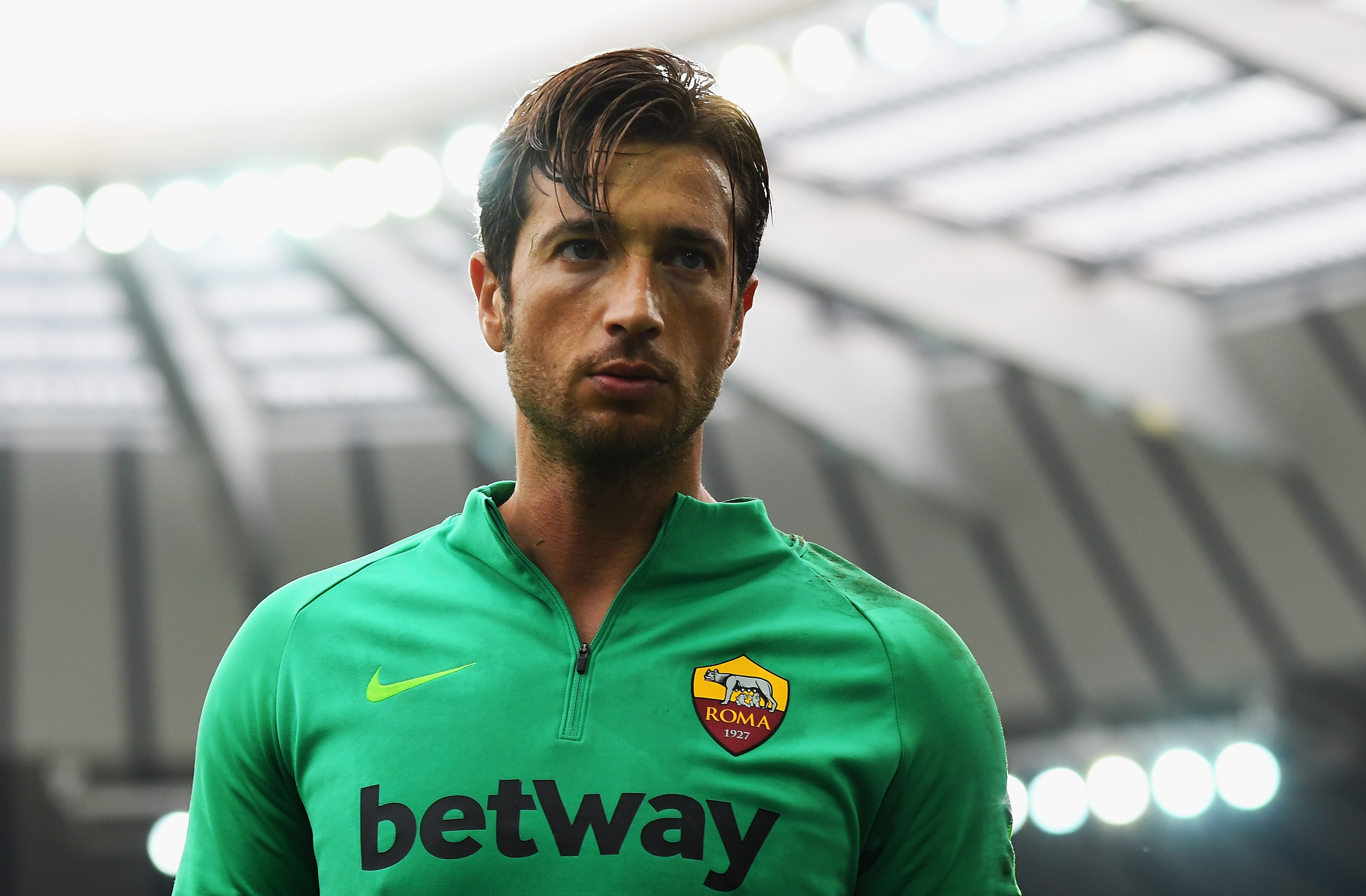 UDINE, ITALY - NOVEMBER 24: Antonio Mirante of AS Roma looks on before the Serie A match between Udinese and AS Roma at Stadio Friuli on November 24, 2018 in Udine, Italy.  (Photo by Alessandro Sabattini/Getty Images)