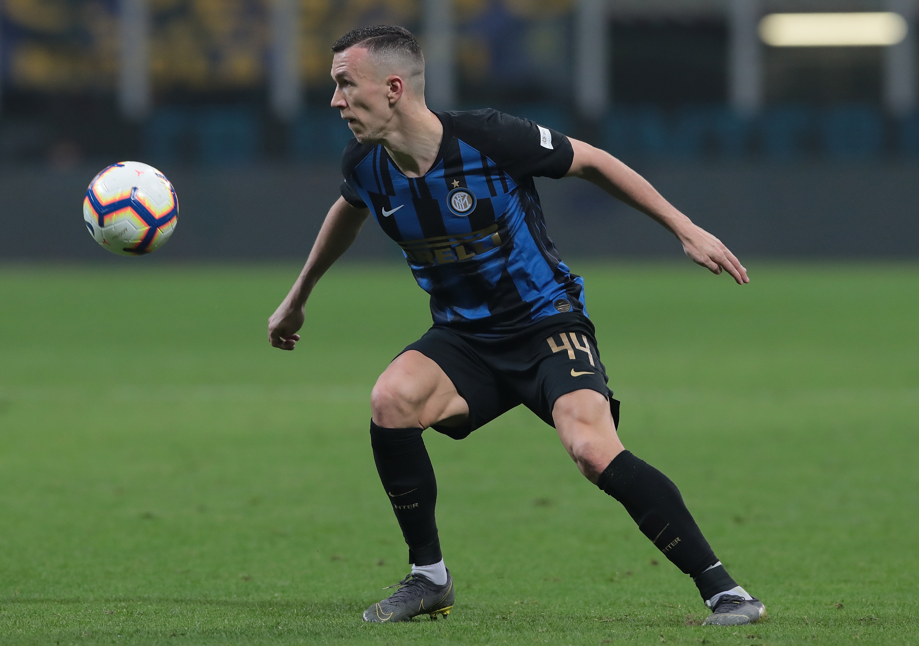 MILAN, ITALY - APRIL 07:  Ivan Perisic of FC Internazionale in action during the Serie A match between FC Internazionale and Atalanta BC at Stadio Giuseppe Meazza on April 7, 2019 in Milan, Italy.  (Photo by Emilio Andreoli/Getty Images )
