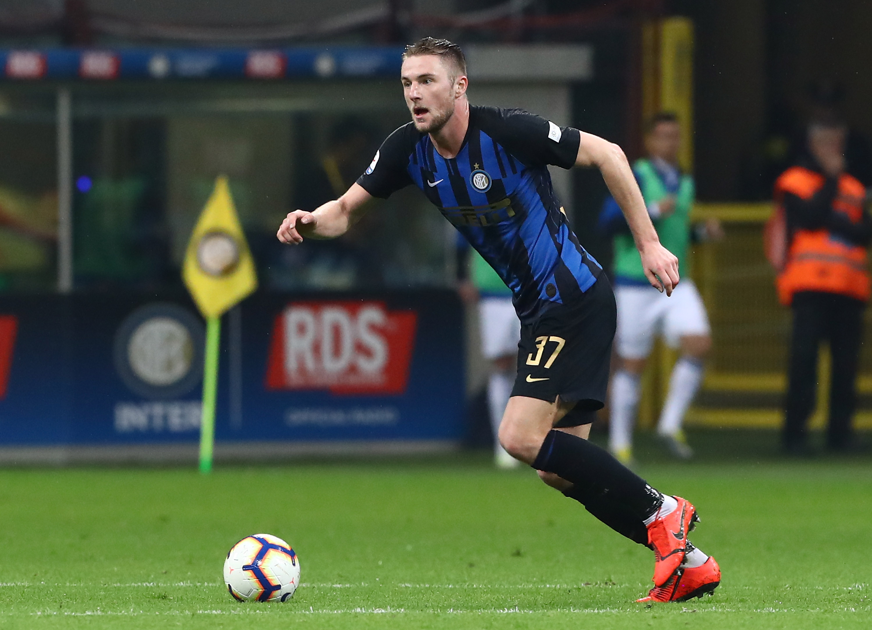 MILAN, ITALY - APRIL 07:  Milan Skriniar of FC Internazionale in action during the Serie A match between FC Internazionale and Atalanta BC at Stadio Giuseppe Meazza on April 7, 2019 in Milan, Italy.  (Photo by Marco Luzzani - Inter/Inter via Getty Images)