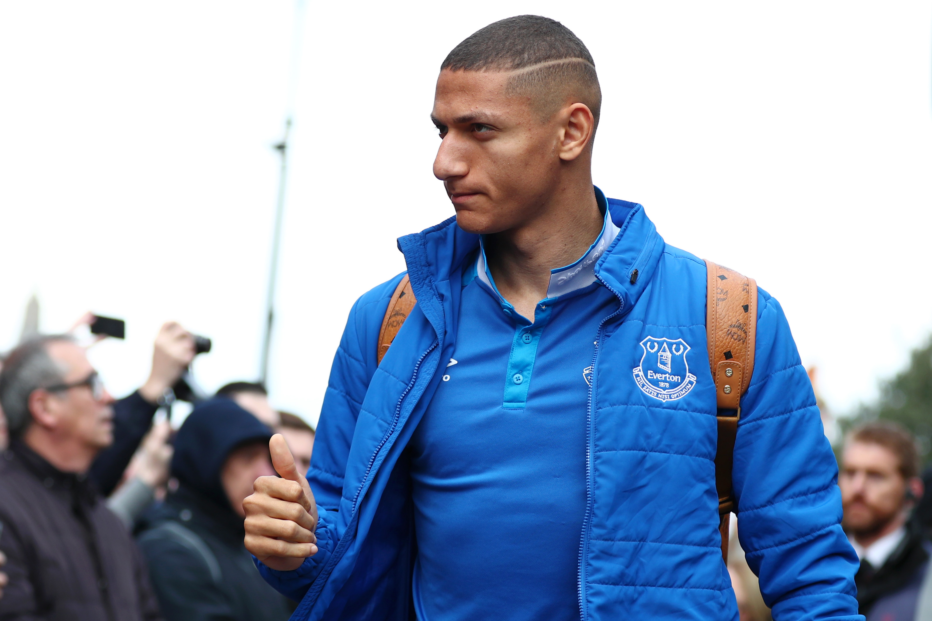 LONDON, ENGLAND - APRIL 13: Richarlison of Everton arrives at the stadium prior to the Premier League match between Fulham FC and Everton FC at Craven Cottage on April 13, 2019 in London, United Kingdom. (Photo by Clive Rose/Getty Images)