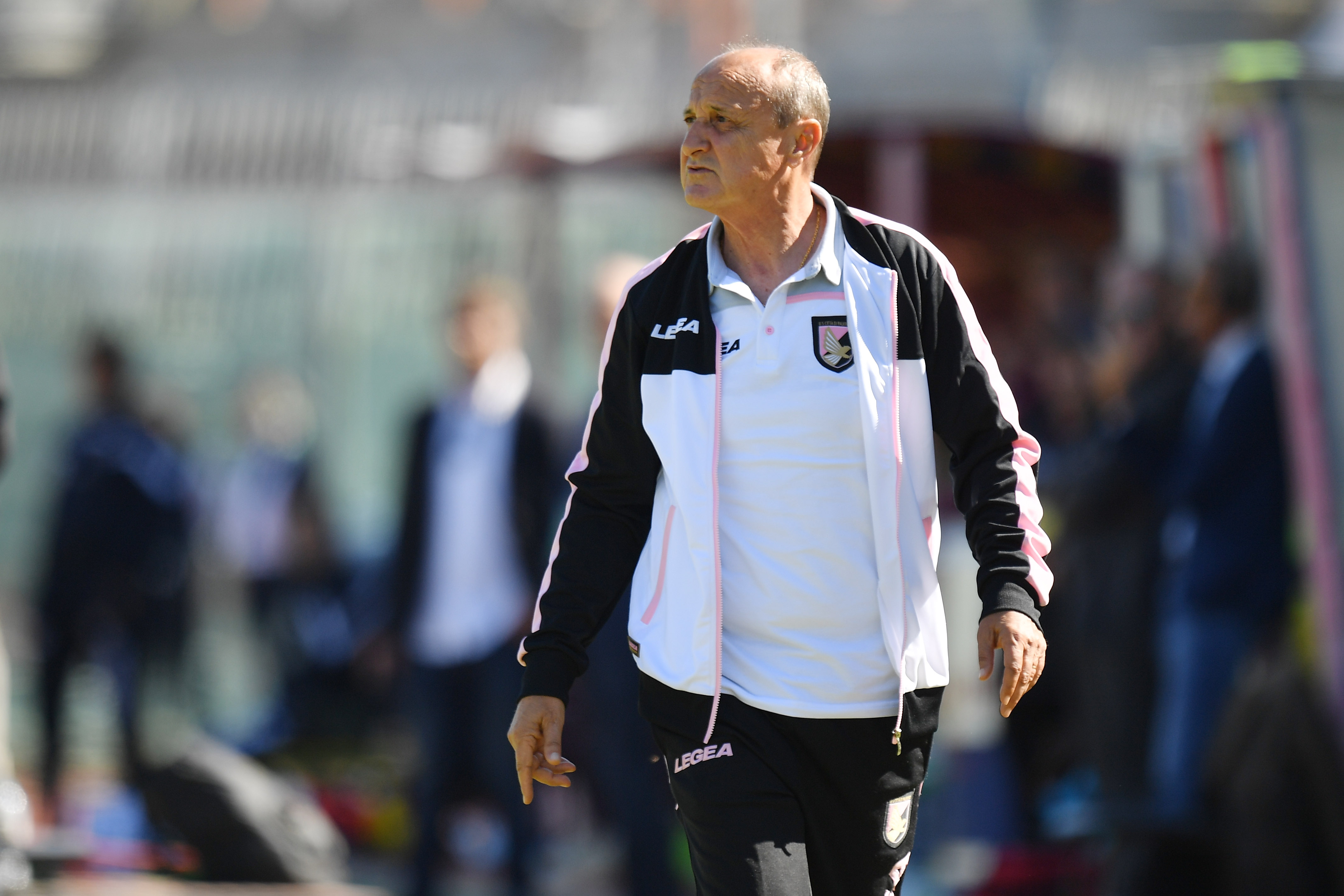 LIVORNO, ITALY - APRIL 27: Head coach Delio Rossi of Palermo looks on during the Serie B match between AS Livorno and US Citta di Palermo at Stadio Armando Picchi on April 27, 2019 in Livorno, Italy. (Photo by Tullio M. Puglia/Getty Images)