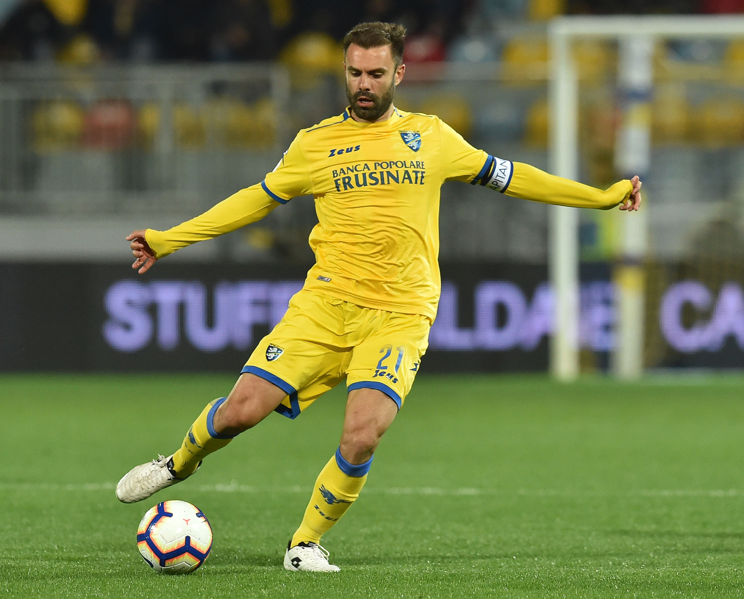 FROSINONE, ITALY - APRIL 03: Paolo Sammarco of Frosinone Calcio in action during the Serie A match between Frosinone Calcio and Parma Calcio at Stadio Benito Stirpe on April 3, 2019 in Frosinone, Italy.  (Photo by Giuseppe Bellini/Getty Images)