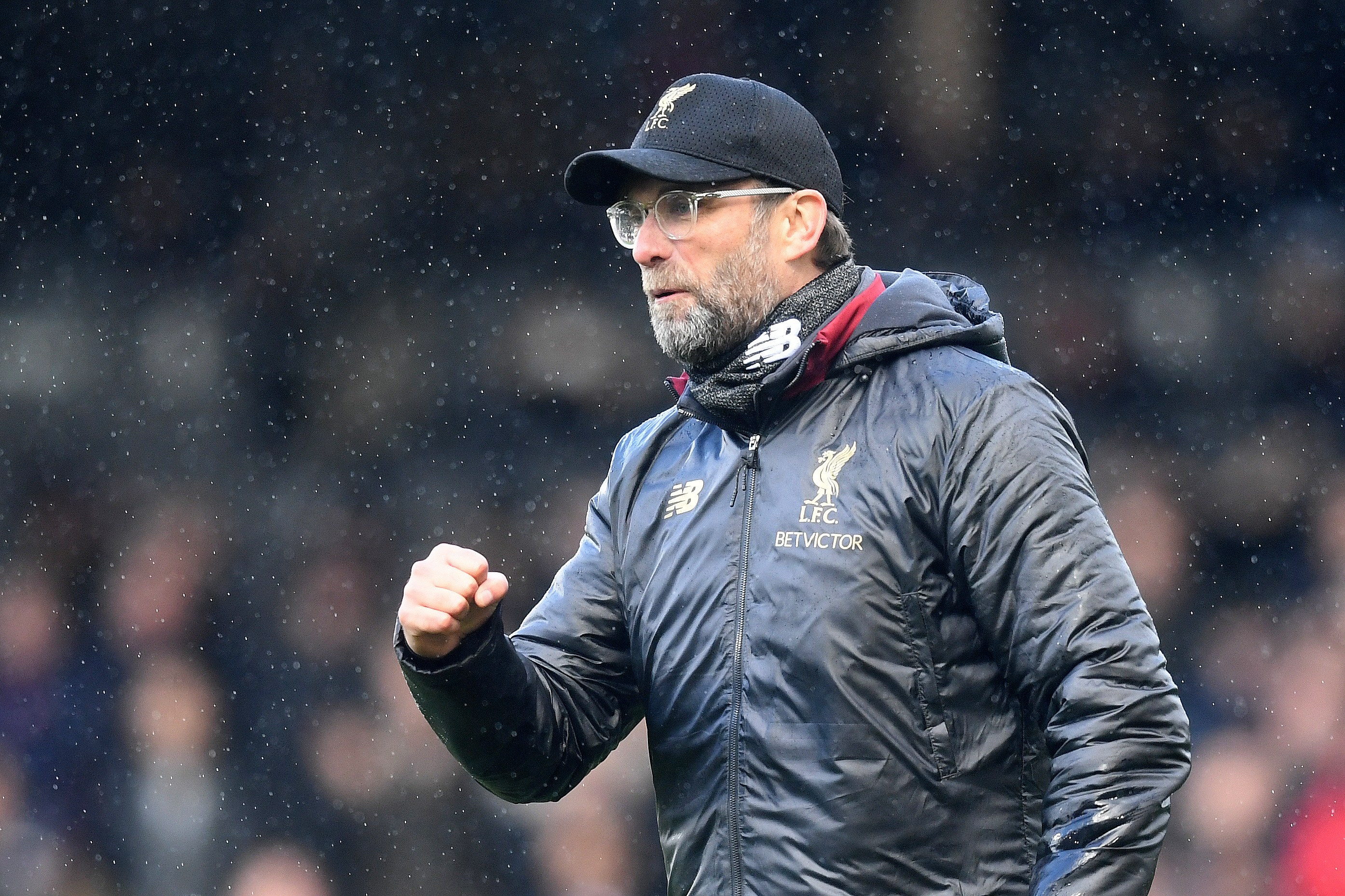 LONDON, ENGLAND - MARCH 17: Jurgen Klopp, Manager of Liverpool celebrates at the full time whistle after  the Premier League match between Fulham FC and Liverpool FC at Craven Cottage on March 17, 2019 in London, United Kingdom. (Photo by Michael Regan/Getty Images)