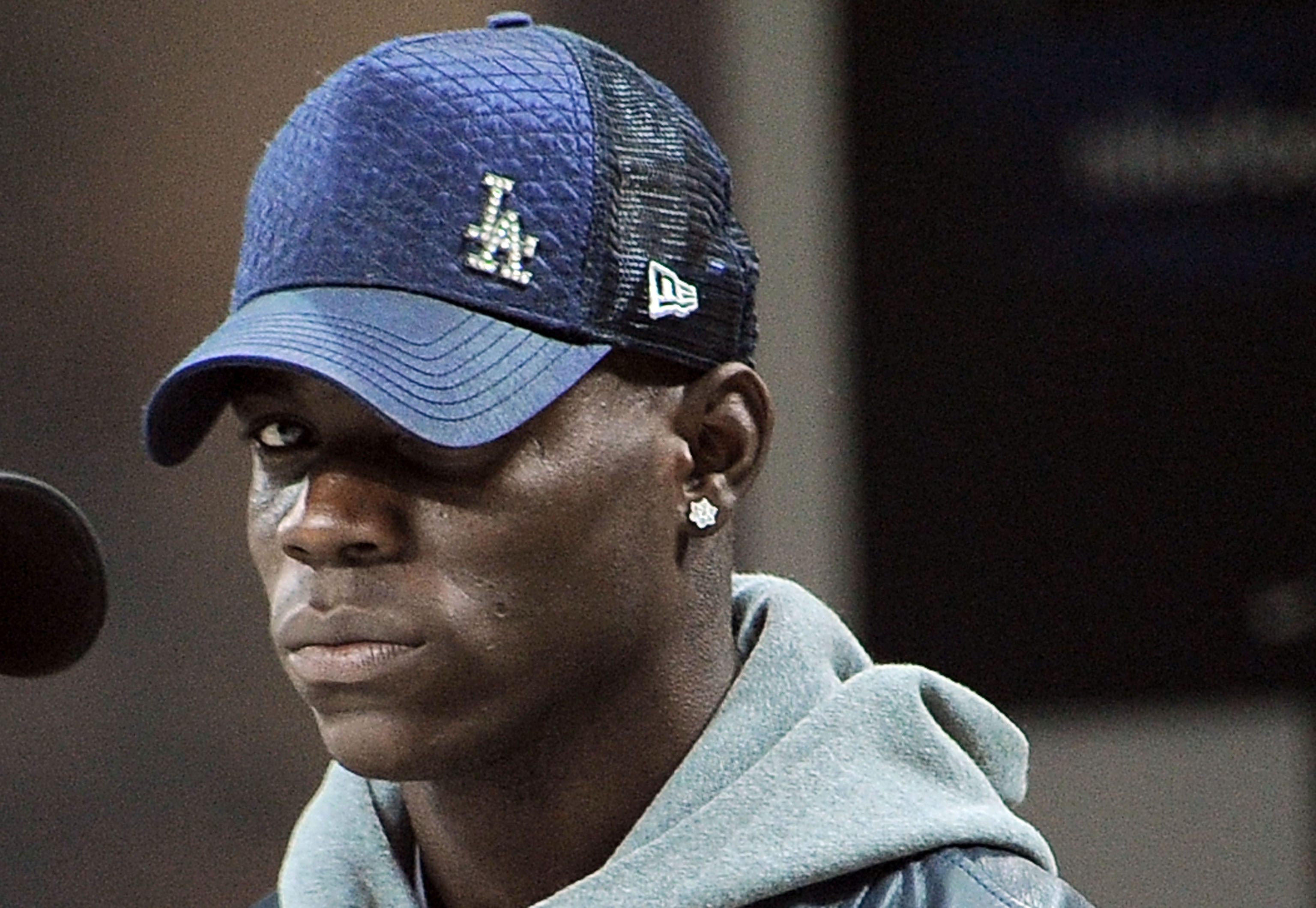 CALCIO: L'ULTIMA DI BALOTELLI,FRECCETTE DA FINESTRA A BABY-GIOCATORI