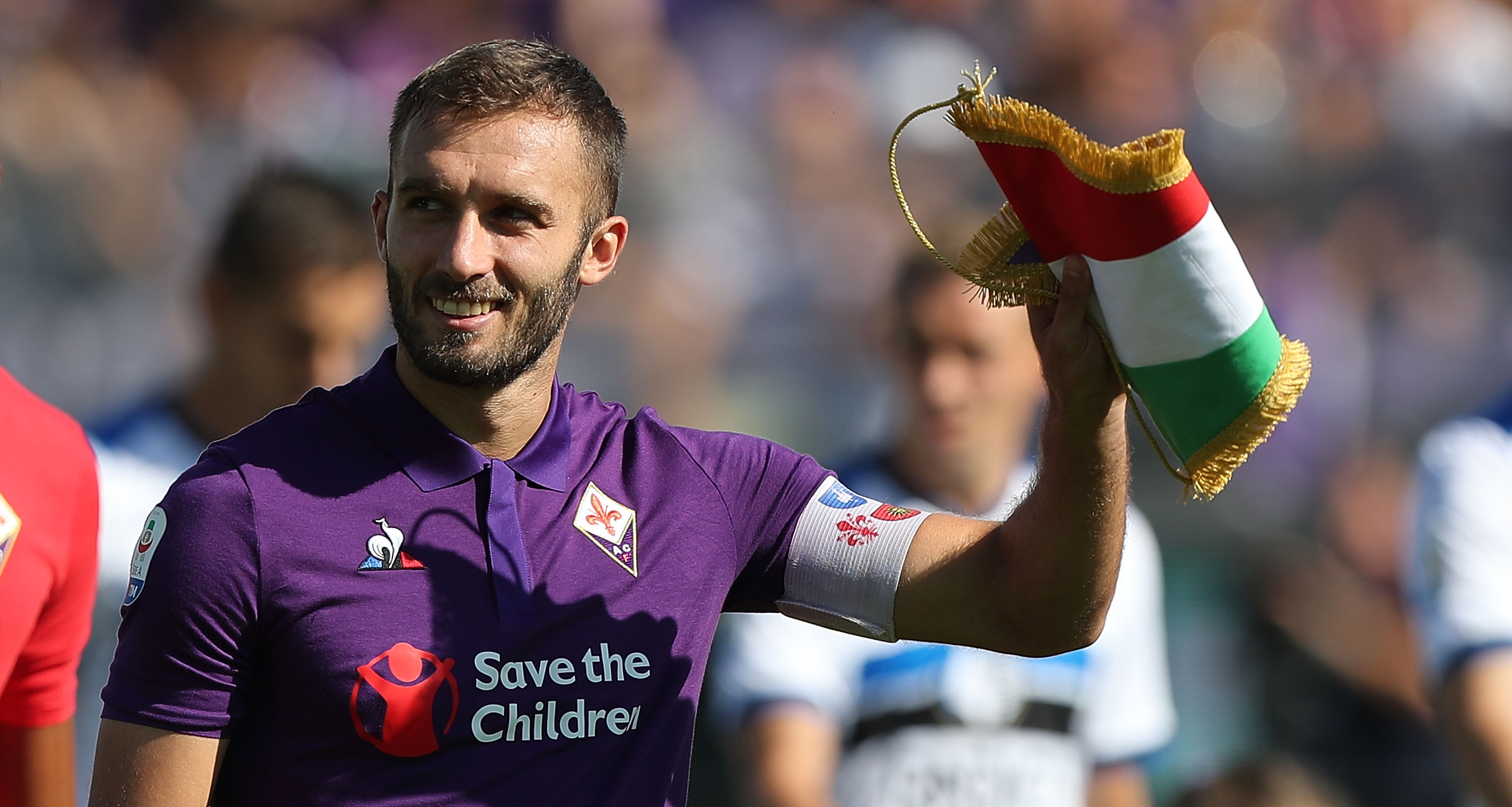 FLORENCE, ITALY - SEPTEMBER 30: German Pezzella of ACF Fiorentina looks on during the Serie A match between ACF Fiorentina and Atalanta BC at Stadio Artemio Franchi on September 30, 2018 in Florence, Italy.  (Photo by Gabriele Maltinti/Getty Images)