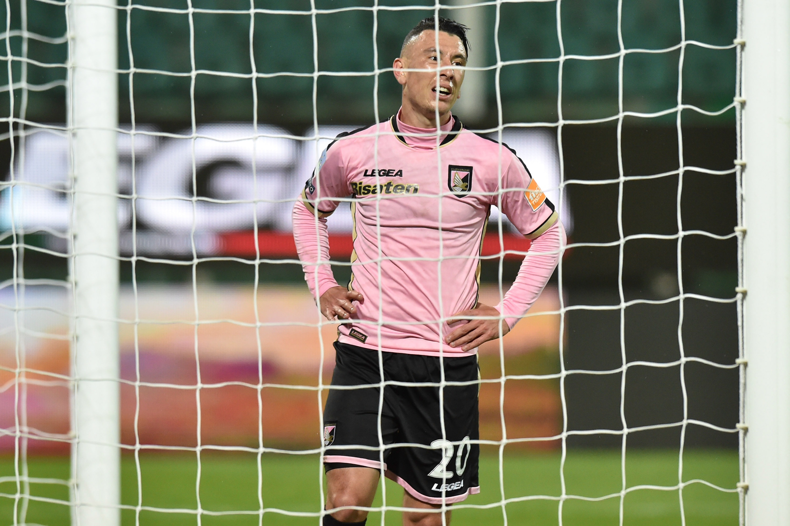 PALERMO, ITALY - FEBRUARY 04: Cesar Falletti of Palermo looks on during the Serie B match between US Citta di Palermo and Foggia at Stadio Renzo Barbera on February 04, 2019 in Palermo, Italy. (Photo by Tullio M. Puglia/Getty Images)