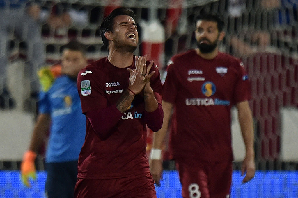 TRAPANI, ITALY - DECEMBER 16:  Tiago Matias Casasola of Trapani shows his dejection after Frosinone's third goal during the Serie B match between Trapani Calcio and Frosinone Calcio at Stadio Provinciale on December 16, 2016 in Trapani, Italy.  (Photo by Tullio M. Puglia/Getty Images)